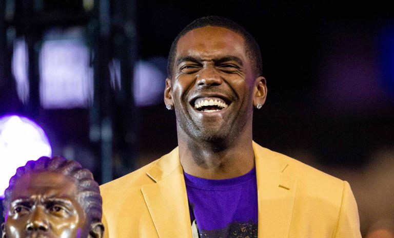 Randy Moss has been treated for cancer