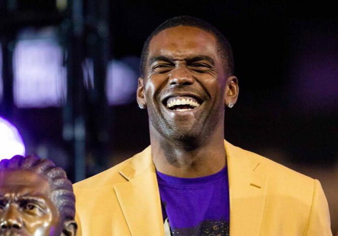 Randy Moss has been treated for cancer