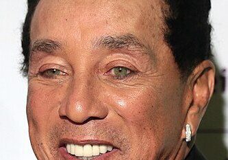 Smokey_Robinson_by_Gage_Skidmore Smokey Robinson